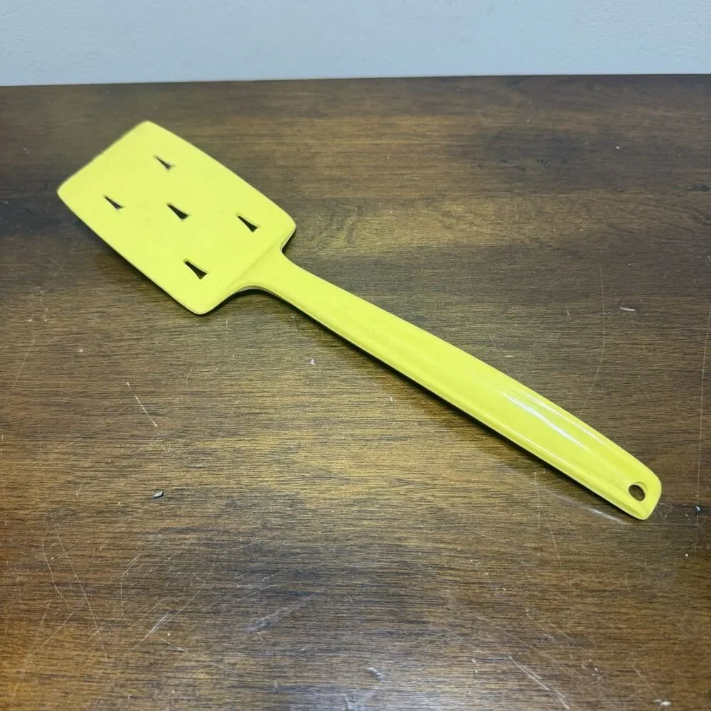 Yellow Plastic Spatula VIP SALES made In USA Retro Kitchen Utensil